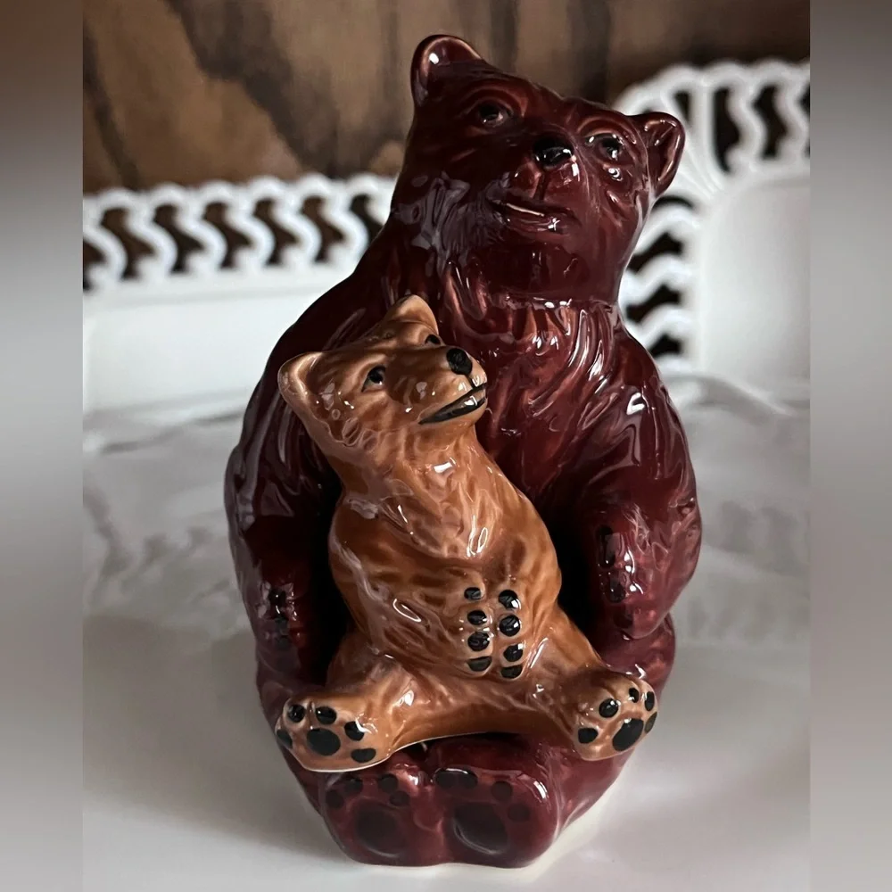 Charming Brown Bear and Cub Salt & Pepper Shaker Set Ceramic